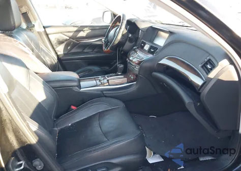 2015 Infiniti Q70L 3.7X z USA, uszkodzony, nr VIN JN1BY1PR8FM830872